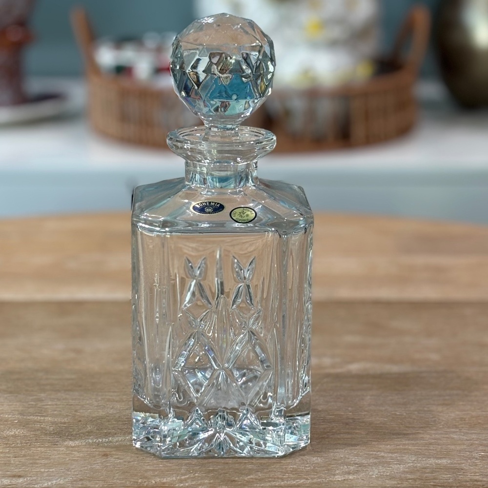 Bohemia Oxford 24 % Lead Crystal Decanter – 800 ml / 27 oz – Czech Republic